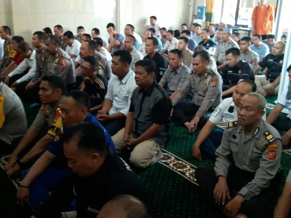 Ipda Erwin Gugur, Polres Cirebon Gelar Salat Gaib Ipda Erwin Gugur, Polres Cirebon Gelar Salat Gaib