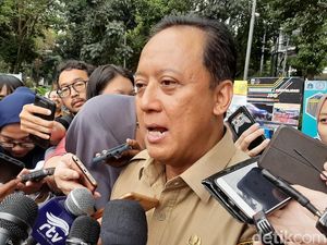 Bina Marga DKI Akan Kolaborasi dengan Dinas UKM Akomodasi PKL di Trotoar Bina Marga DKI Akan Kolaborasi dengan Dinas UKM Akomodasi PKL di Trotoar
