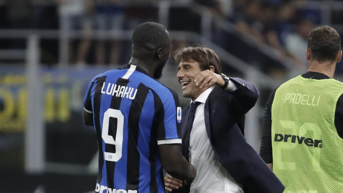 Romelu Lukaku dispekulasikan ingin bereuni dengan Antonio Conte di Tottenham Hotspur. (Foto: AP Photo/Luca Bruno)