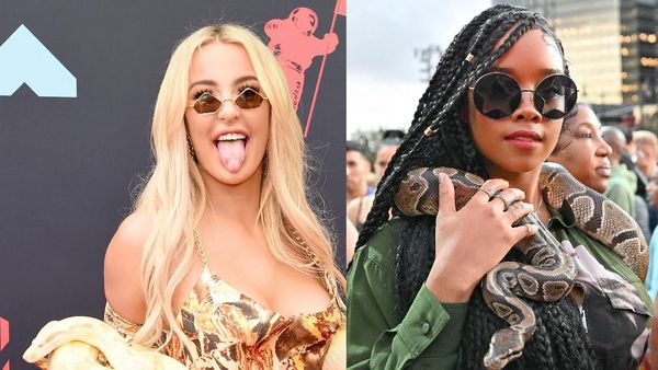 Astaga, Dua Seleb Ini Jadikan Ular Sebagai Aksesori