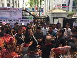 Warga dari 6 Kabupaten di Sumut Demo Minta Jalan Tol dan Flyover