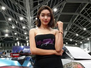 DJ Nisha dan Mobil Impiannya DJ Nisha dan Mobil Impiannya