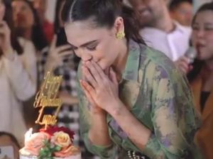 Luna Maya Dapat Kiriman Bunga Berinisial R Besar, dari Ariel?