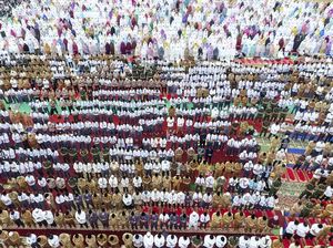 Ratusan Umat Muslim di Palembang Gelar Salat Minta Hujan Ratusan Umat Muslim di Palembang Gelar Salat Minta Hujan