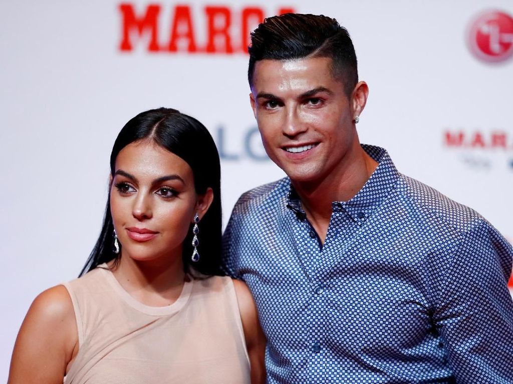 Selamat! Cristiano Ronaldo Umumkan Georgina Hamil Anak Kembar