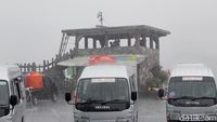 Tangkuban Perahu Diguyur Hujan Deras Usai Doa Bersama