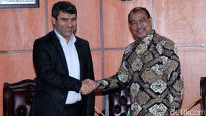 Wakil Ketua DPD Bertemu Wakil Iran Bahas Hubungan Bilateral
