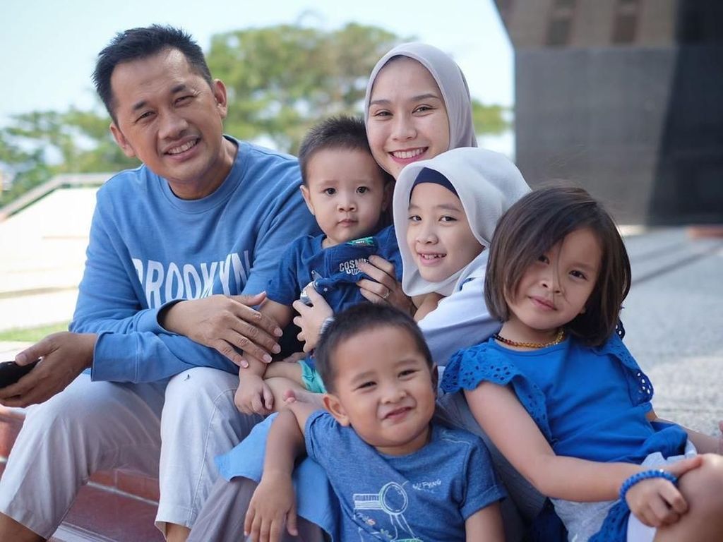 Tiga Anak Idap Asma, Zaskia Adya Mecca Harus Sigap Tiga Anak Idap Asma, Zaskia Adya Mecca Harus Sigap