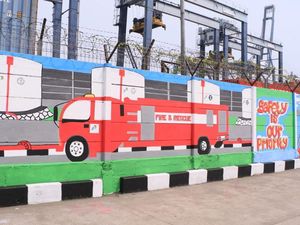 Pertamina Ingatkan Keselamatan Pekerja Lewat Seni Mural