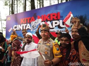 Sarasehan di Hutan Pinus Bukti TNI-Polri Akrab dengan Mahasiswa Papua