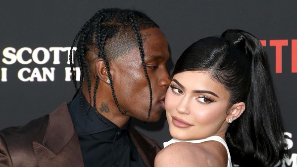Travis Scott Ungkap Hal Tersulit Saat Pacaran Dengan Kylie Jenner Travis Scott Ungkap Hal Tersulit Saat Pacaran Dengan Kylie Jenner