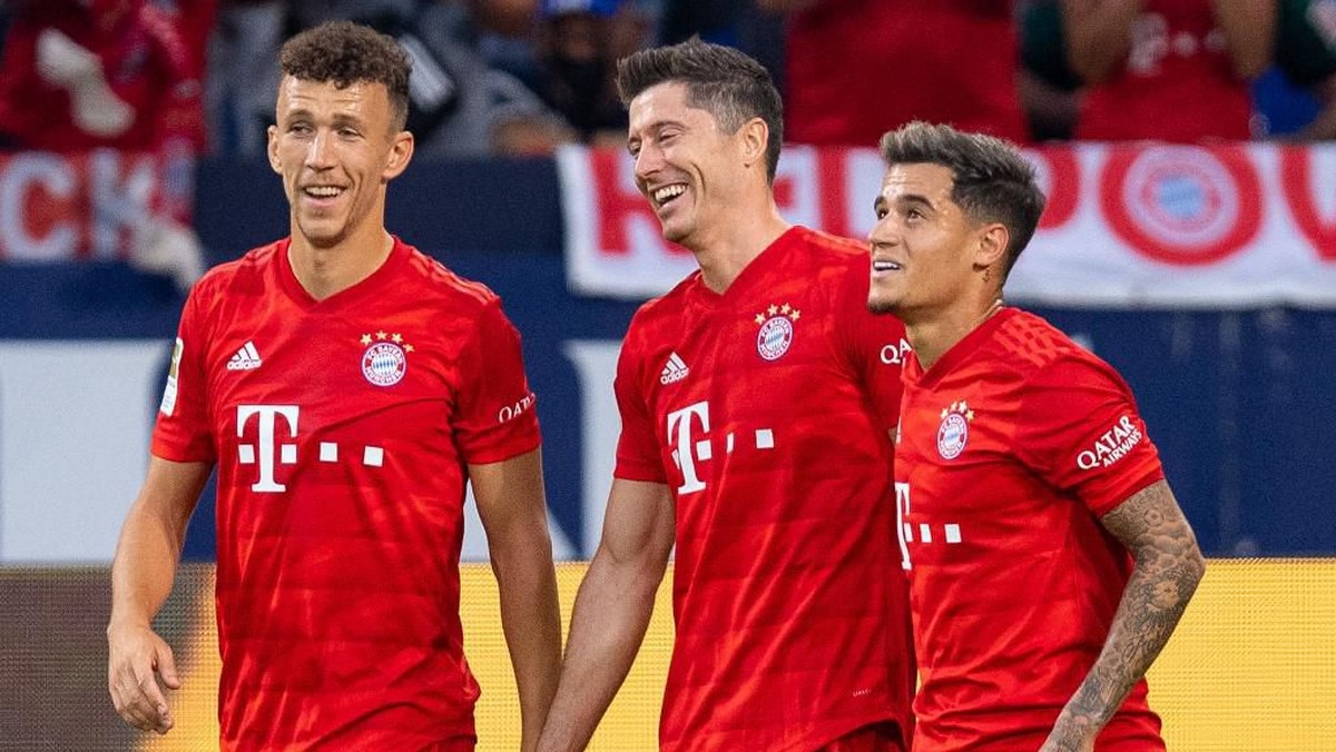 Robert Lewandowski percaya Philippe Coutinho akan membuat Bayern Munich lebih sulit diprediksi. Foto: Guido Kirchner / dpa / AFP