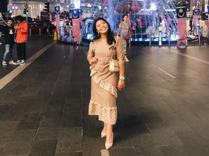 Wanita Ini Jadi Viral karena Nekat Pakai Baju Branded KW ke Fashion Week Wanita Ini Jadi Viral karena Nekat Pakai Baju Branded KW ke Fashion Week