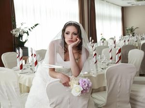 Ibu Nekat Banting Tetangga Setelah Anaknya Diejek Masih Single di Usia 30 Ibu Nekat Banting Tetangga Setelah Anaknya Diejek Masih Single di Usia 30