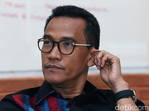 Kelakar Refly Harun Jika Pemungutan Suara Ulang 01 dan 03: Kita Suit Saja Kelakar Refly Harun Jika Pemungutan Suara Ulang 01 dan 03: Kita Suit Saja