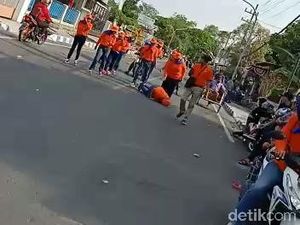 Seorang Warga Kota Pasuruan Tewas Saat Ikut Gerak Jalan Seorang Warga Kota Pasuruan Tewas Saat Ikut Gerak Jalan