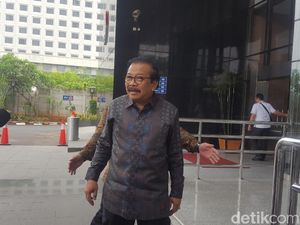 Periksa Soekarwo, KPK Dalami Alokasi Anggaran Pemprov Jatim ke Tulungagung Periksa Soekarwo, KPK Dalami Alokasi Anggaran Pemprov Jatim ke Tulungagung