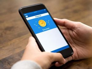 Saat Kirim Uang Bisa Semudah Berbalas Pesan Saat Kirim Uang Bisa Semudah Berbalas Pesan