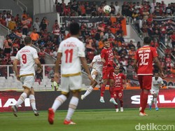 Macan Kemayoran mengambil inisiatif serangan di awal babak kedua.