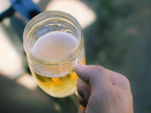 Waduh! Guru Ini Paksa 30 Muridnya untuk Minum Air Kencing Waduh! Guru Ini Paksa 30 Muridnya untuk Minum Air Kencing