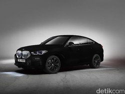 Mobil Hitam Paling Gelap Sedunia