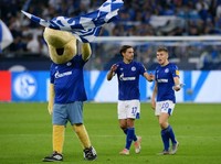 Tak Terima Dikalahkan Bayern, Fan Schalke Laporkan Wasit dan VAR ke Polisi