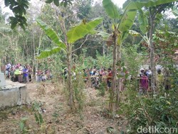 Rekonstruksi Pembunuhan 4 Bersaudara di Banyumas Jadi Perhatian Warga