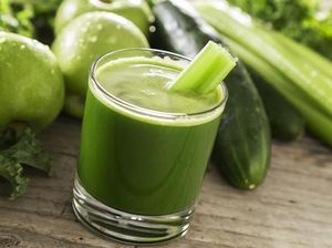 Buah dan Sayur Utuh Vs Dibuat Jus, Mana yang Lebih Sehat?