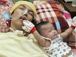Salut! Dokter Ini Berikan ASInya untuk Bayi yang Ibunya Koma