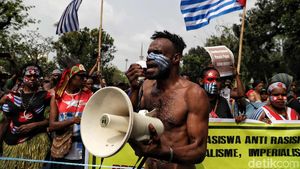 Bawa Bendera Bintang Kejora, Mahasiswa Papua Demo di Kemendagri
