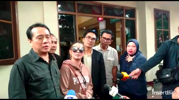 Astrid dengan kuasa hukumnya