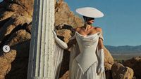 Pose Kim Kardashian di Majalah Arab