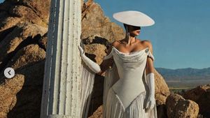 Pose Kim Kardashian di Majalah Arab