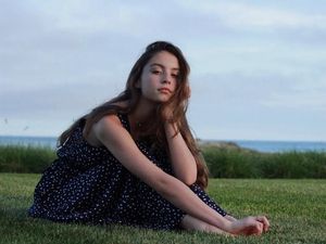 10 Potret Putri Catherine Zeta-Jones yang Makin Cantik di Usia 18