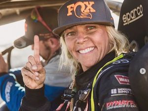 Sah! Jessi Combs Jadi Wanita Tercepat di Bumi Sah! Jessi Combs Jadi Wanita Tercepat di Bumi