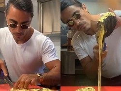 Wow! Chef Nusret Salt Bae Menggiling Daging Berlapis Emas 24 Karat