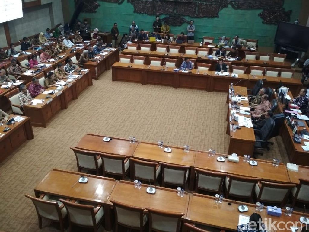 Komisi XI DPR Sepakat Ekonomi RI 5,3% di 2020 Komisi XI DPR Sepakat Ekonomi RI 5,3% di 2020