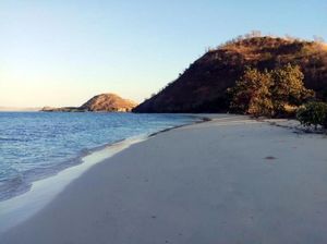 Menikmati Pagi dan Indahnya Pulau Riung