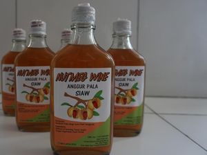 Cicipi Hangatnya Wine Pala dari Siau yang Diburu Para Bule Cicipi Hangatnya Wine Pala dari Siau yang Diburu Para Bule