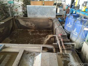 Tim Dinas Lingkungan Sidak ke Pabrik Sekitar Sungai Cileungsi