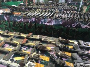 KSAD Apresiasi Warga Aceh yang Serahkan 118 Senjata ke Kodam KSAD Apresiasi Warga Aceh yang Serahkan 118 Senjata ke Kodam