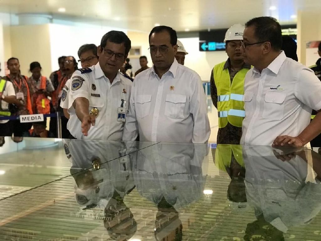 Sambut Kedatangan Presiden, Menhub Cek Kondisi Bandara Kulonprogo Sambut Kedatangan Presiden, Menhub Cek Kondisi Bandara Kulonprogo