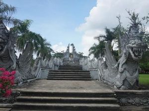 Ada Mitos Naga di Ibu Kota baru Ada Mitos Naga di Ibu Kota baru