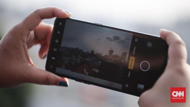 Oppo Reno Zoom 10x, Body Kokoh Performa Tangguh
