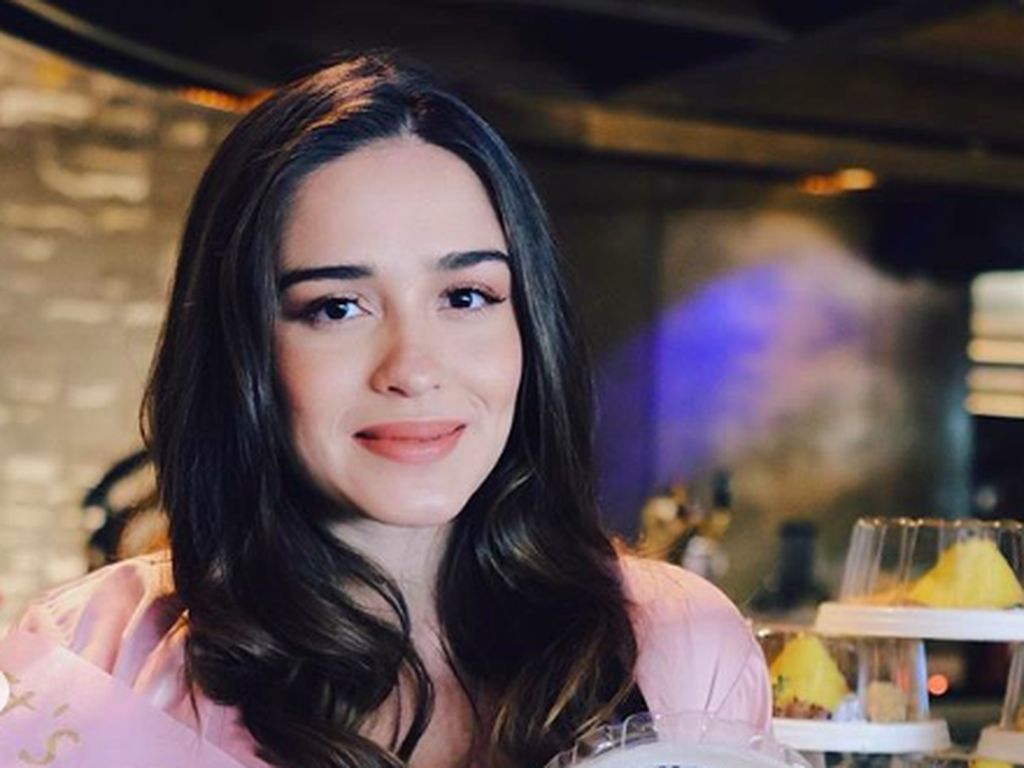 7 Pesona Seleb Cantik Berdarah Batak, Wajahnya Bikin Terpana 7 Pesona Seleb Cantik Berdarah Batak, Wajahnya Bikin Terpana