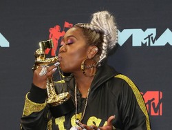 Missy Elliott Kehilangan Kalung Berlian di VMA, Ada Imbalan Buat Penemunya