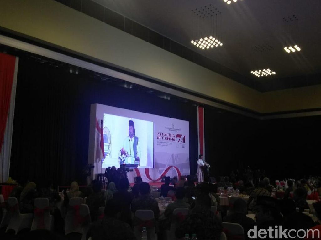 Saat Gus Muwafiq Bandingkan Perjuangan Era Bung Karno dengan Zaman Now Saat Gus Muwafiq Bandingkan Perjuangan Era Bung Karno dengan Zaman Now