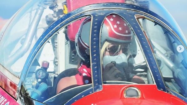 Jessi Combs Pecahkan Rekor Jadi Wanita Tercepat di Bumi, Melesat 841 Km/Jam