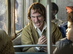 Warner Bros Yakinkan Joker Tak Mendukung Aksi Kekerasan