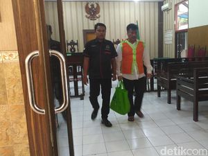 Terdakwa Penipuan Rp 29 M di Lamongan Divonis 2 Tahun 6 Bulan Penjara Terdakwa Penipuan Rp 29 M di Lamongan Divonis 2 Tahun 6 Bulan Penjara